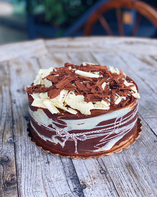 BLACK & WHITE BRIGADEIRO CAKE