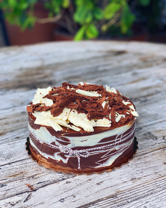 BLACK & WHITE BRIGADEIRO CAKE