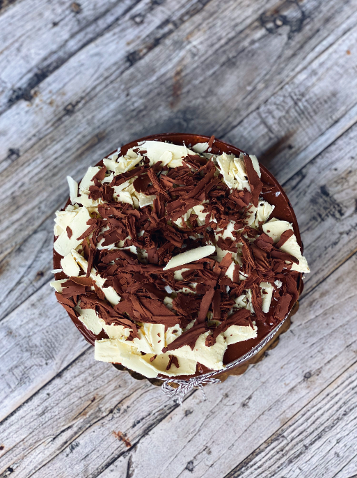 BLACK & WHITE BRIGADEIRO CAKE